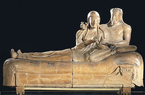  Sarcophagus with Reclining Couple：古代ローマの愛と死、永遠の眠りの彫刻